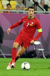 德天空：法兰克福对乌尊要价8000万欧，一些英超俱乐部有意